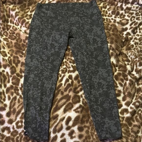 Flower Print Leggings - Picture 1 of 8